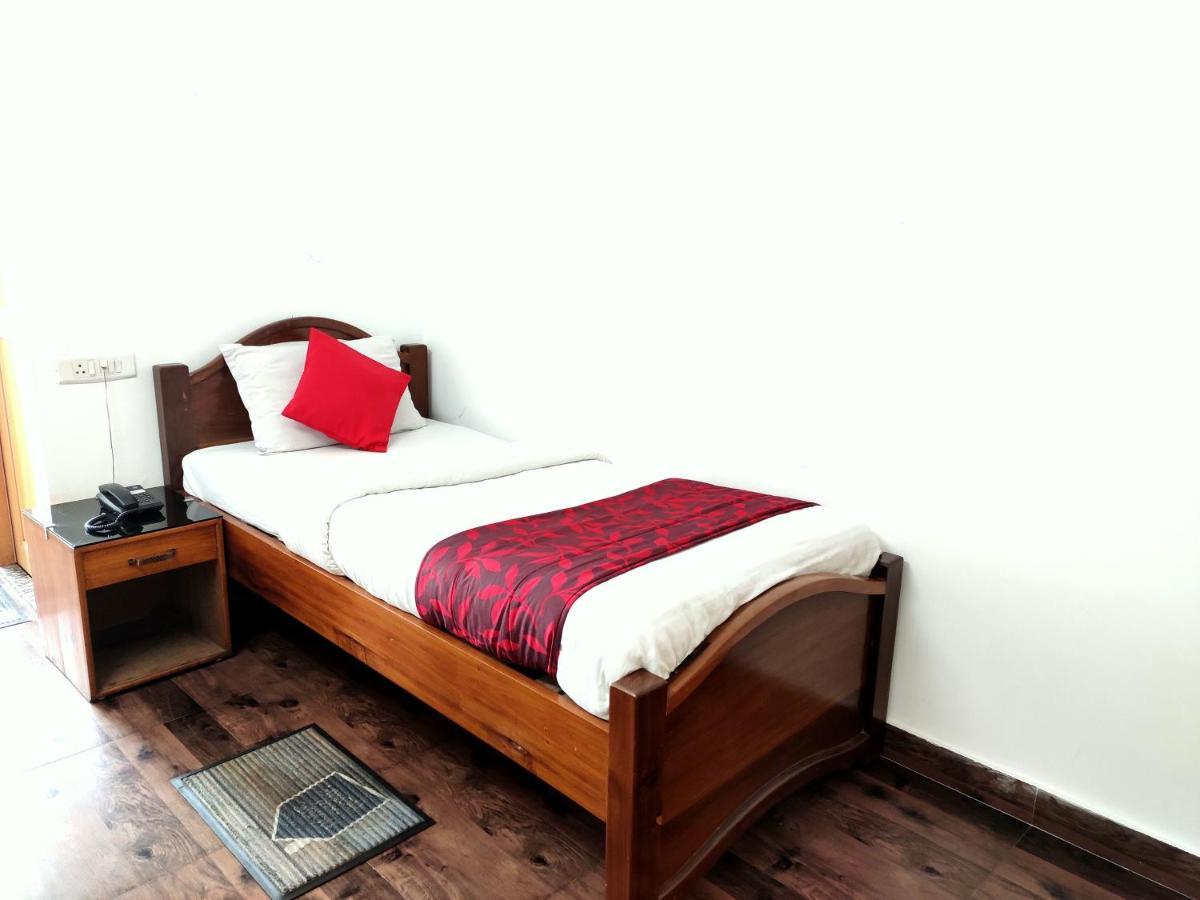 Hotel Nakshatra Karimganj Exterior photo