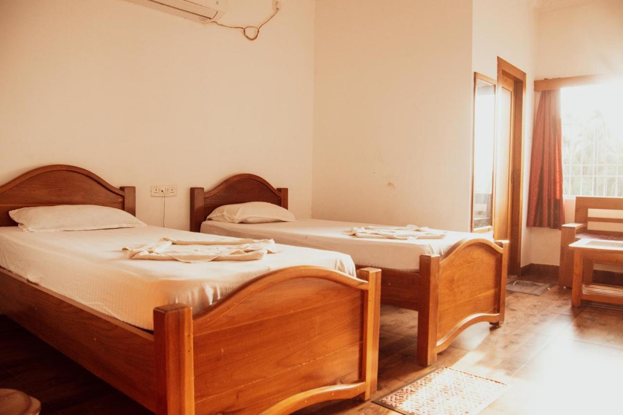 Hotel Nakshatra Karimganj Exterior photo